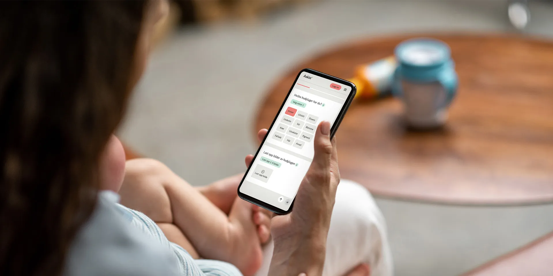 Askin tilbyr direkte tilgang til kvalifiserte hudlegekonsultasjoner digitalt, forenkle din vei til bedre hudhelse med vår nettsidebaserte tjeneste.
