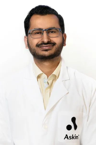 Portrettbilde av Mohammad Rizvi, hudlege.